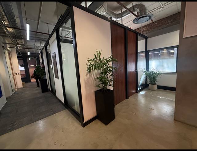 48.80M² SERVICED OFFICE TO LET IN ROSEBANK